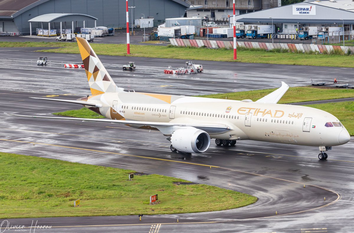 OlivierHoarau's tweet photo. #Airbus #A3501000 #fwmil #etihad https://t.co/XreUgsSjfj