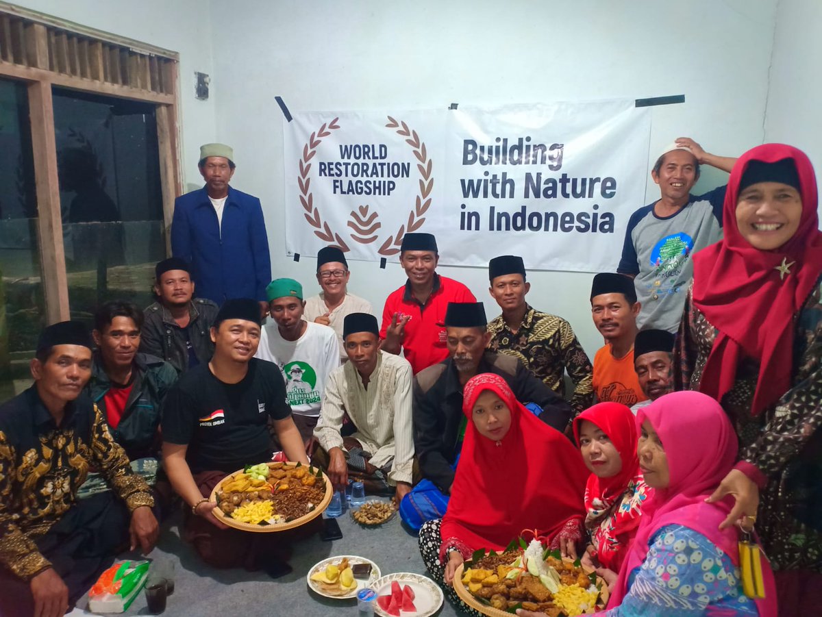 🎊 Celebrating across time zones! 

With World Restoration Flagships, the UN awarded ambitious, promising, and inspirational examples of large-scale ecosystem restoration. This is the first global award of its kind &amp; we could not be prouder. 🥳

👉 youtu.be/FBPk_6rpbBc