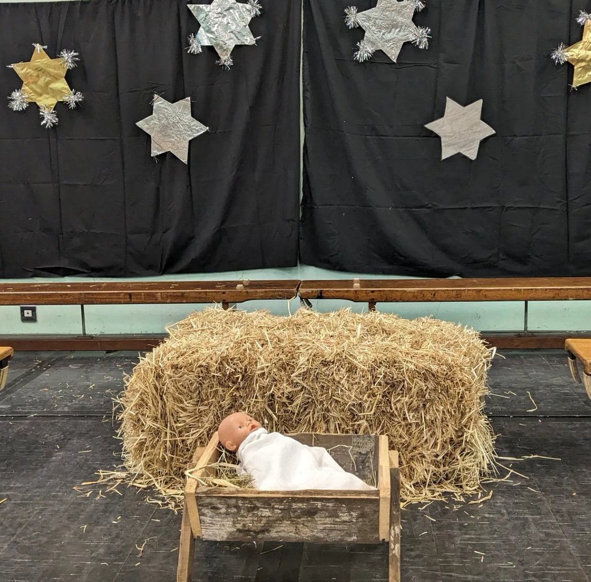 StjohnlloydRE's tweet photo. Looking forward to watching @StMarysLlanell1 junior's Christmas concert #LlanelliCatholicschools https://t.co/40kfC1zJrl