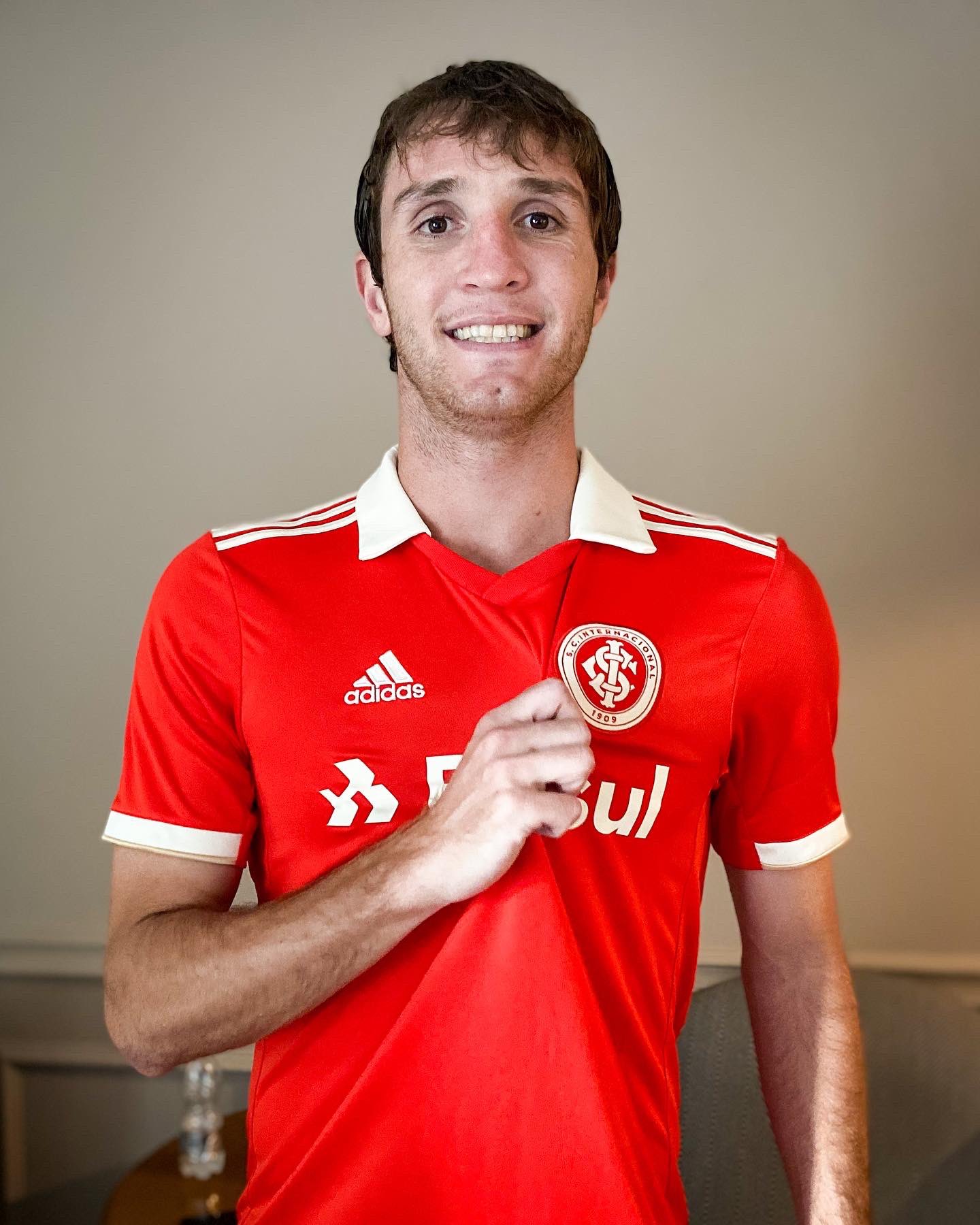 Fj3q1neX0AIH-tv?format=jpg&name=large