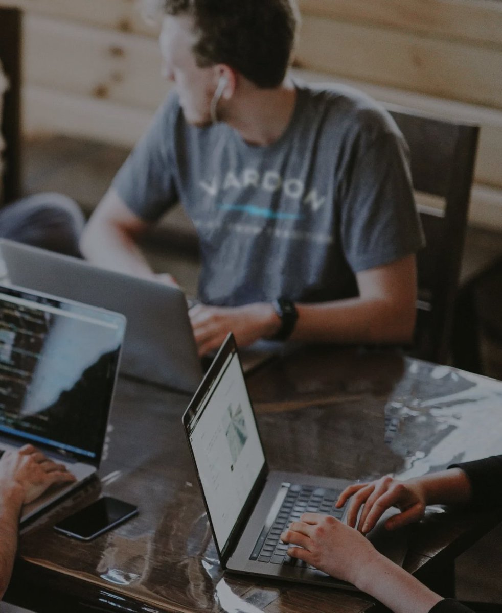 VardonPro's tweet image. Check out our corporate  website for some great polos and other merch for your business ventures! #driftfromtradition #utah
vardon.com/corporate-sales