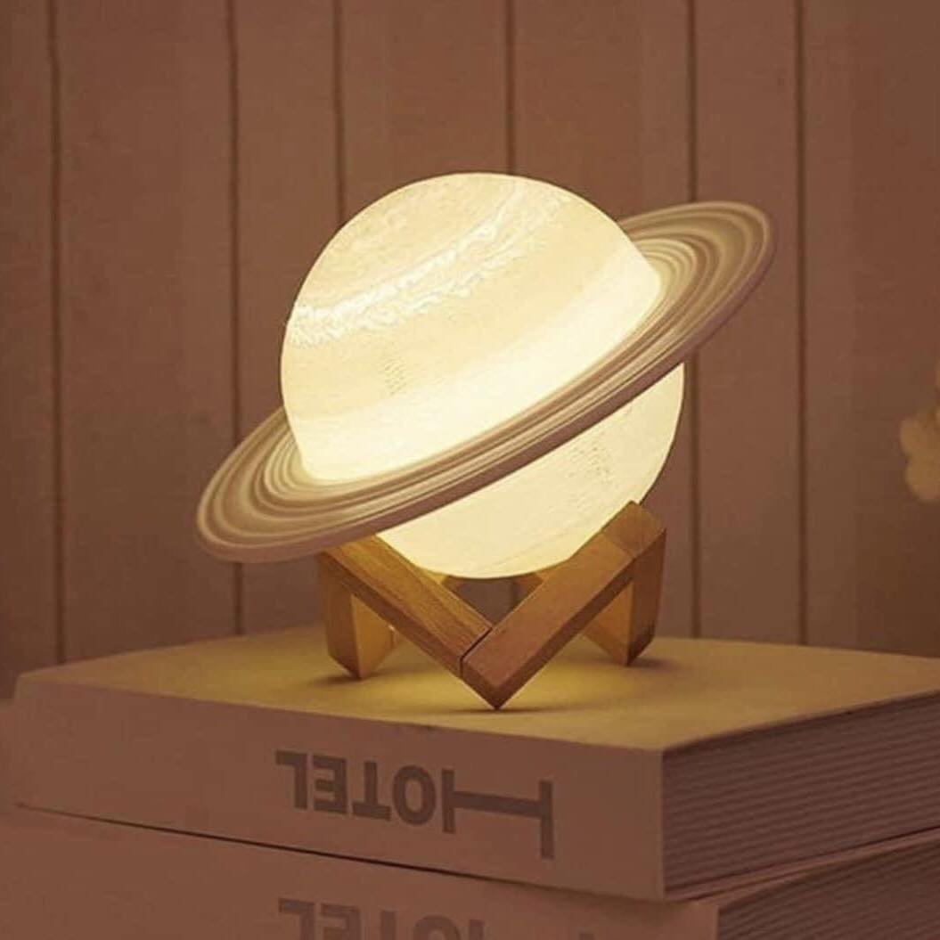 prettiestavenue's tweet photo. saturn lamp. https://t.co/ybCDbNOSpy