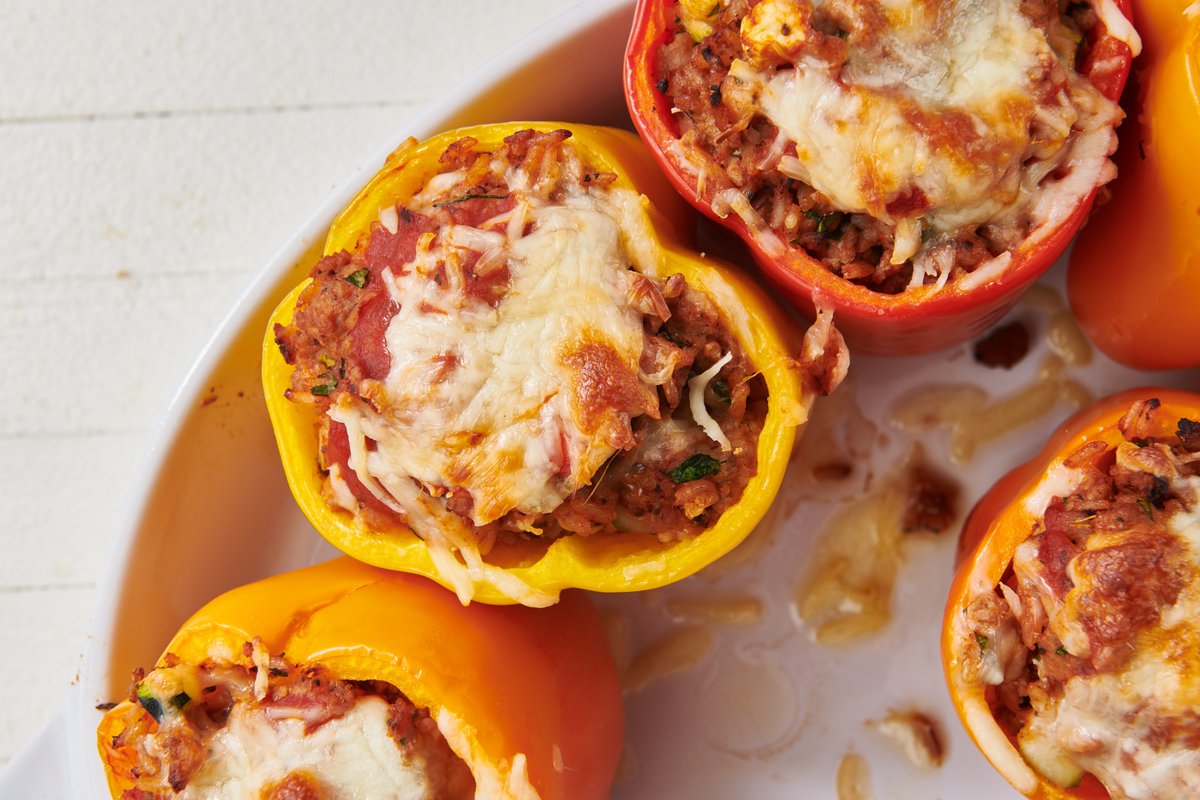 ServeTurkey's tweet photo. For a recipe that's as colorful as it is comforting, you can trust @KatieWorkman100. This lighter rendition of a classic provides all the flavor with less guilt. Plan on these peppers for your next night in need of a cozy dinner.
#TryTurkey│https://t.co/ecjxtsV1cJ https://t.co/tykF2kzDJz