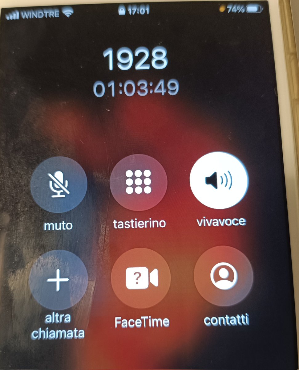 aleneviri's tweet photo. @WindTreOfficial è bello sentirsi speciali con il servizio business... Oltre un'ora in attesa e senza linea in ufficio ... 🤦🏽‍♀️ https://t.co/TgiWuLjTP0