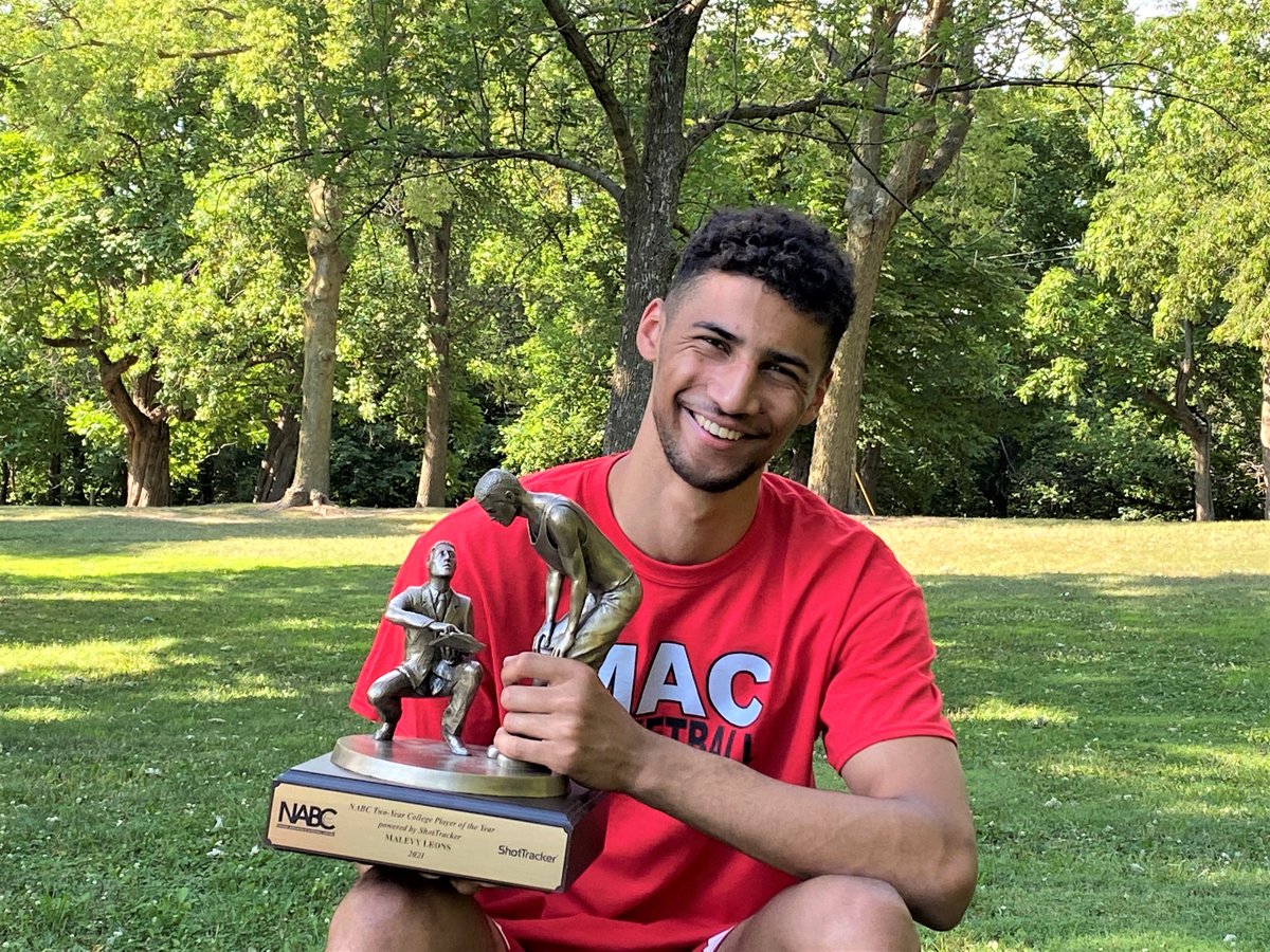 MineralAreaCC's tweet photo. Malevy Leons graduated from MAC in 2021 and made a huge impact on the college and MAC basketball. Winning many awards like NJCAA D1 National Player of the Year and much more throughout his time at MAC, he now plays Division I basketball at 
@bradleyu
Read: https://t.co/coXpgWOReu https://t.co/kLY3HiDPMO