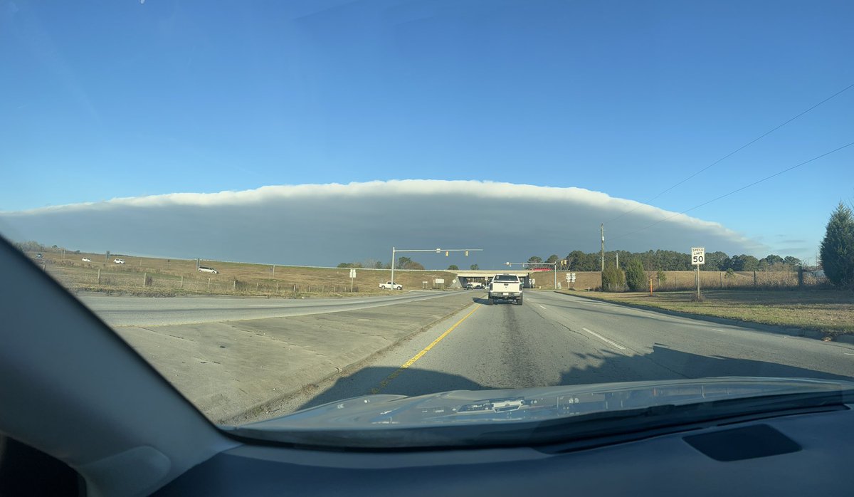 pampered_e's tweet photo. @NWSMoreheadCity Snapped this photo this morning around 8:15. Same thing? And maybe the reason for my migraine 🤔 https://t.co/KDPl7wT8w5