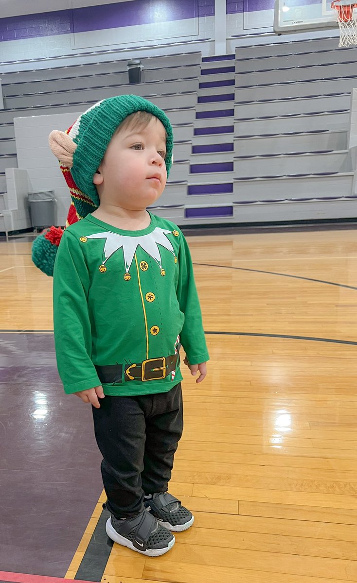 Just Elfin’ around at basketball practice with dad ☺️🎄#ElfDay 
<a href="/alexrod9002/">Alex Rodriguez</a>