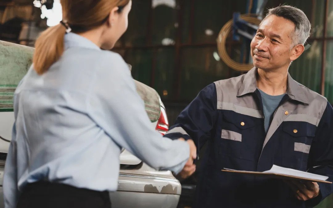 We're proud to provide businesses with high-quality #uniforms guaranteed to protect and enhance performance. Click here to learn more about our various #workwear options! oregonlinen.com/2022/09/05/wor…
