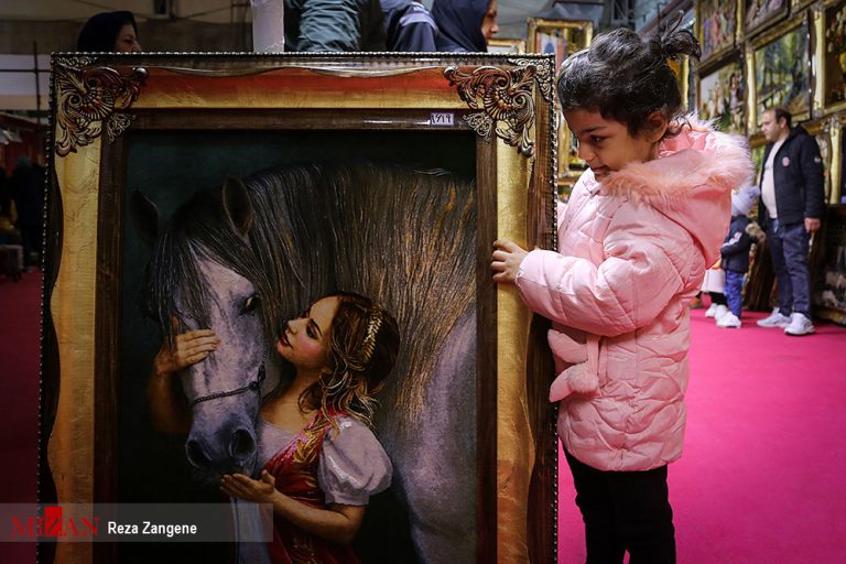 IranNewspaper's tweet photo. گزارش_تصویری/ نمایشگاه فرش دستباف و تابلو فرش_همدان
. https://t.co/2b1qcXvQtq