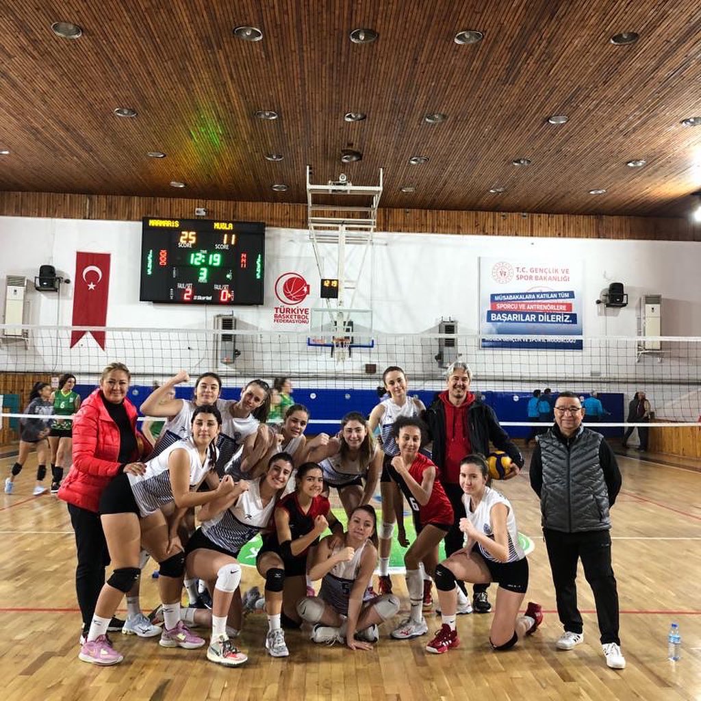 Muğla da düzenlenen voleybol geç kızlar il birinciliği müsabakalarında Özel Marmaris Çağdaş Bilim Anadolu ve Fen Lisesi voleybol takımımız nağmalup çıktığı final maçını kaybederek il 2.si olmuştur.

<a href="/MarmarisMem/">Marmaris İlçe Millî Eğitim Müdürlüğü</a> <a href="/mugla_mem/">Muğla İl Millî Eğitim Müdürlüğü</a> <a href="/emrecay55/">Emre ÇAY</a> <a href="/sibelkisaerbaa/">Sibel Kısa</a>