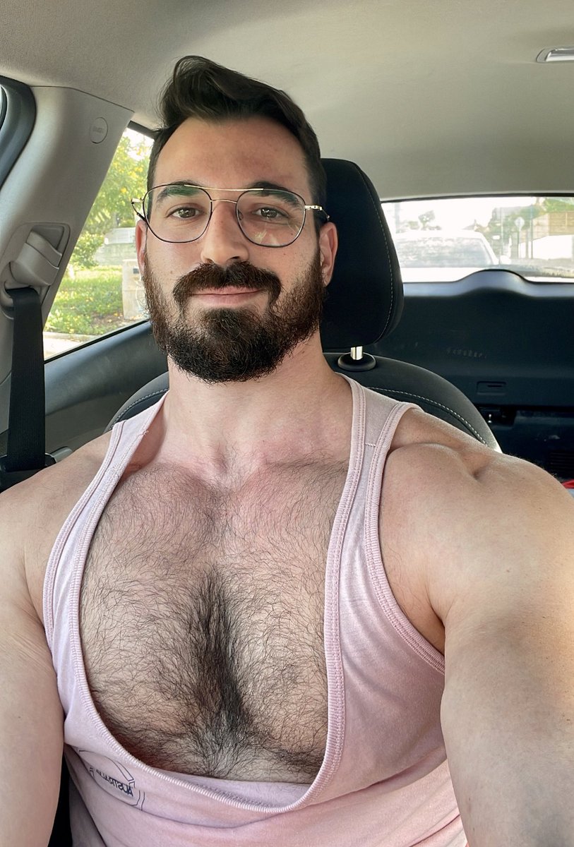 THICKmacho_2's tweet photo. Dad is on his way 🚗 https://t.co/k6kXDNJRVl