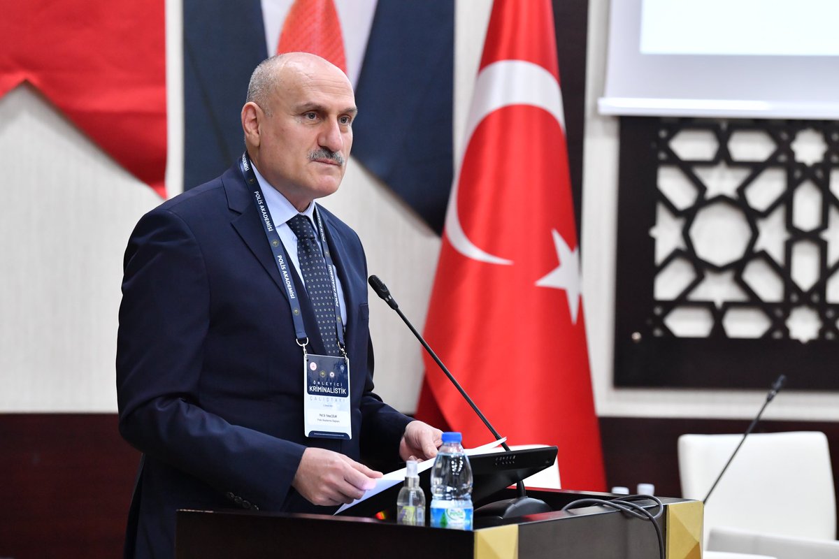 paedutr's tweet photo. 13 Aralık 2022 Salı günü Polis Akademisi ve Kriminal Daire Başkanlığı işbirliğiyle Adli Bilimler Enstitüsü koordinesinde “Önleyici Kriminalistik Çalıştayı” düzenlenmiştir.

https://t.co/wSqPsH3XBn https://t.co/KCGYVXKHle