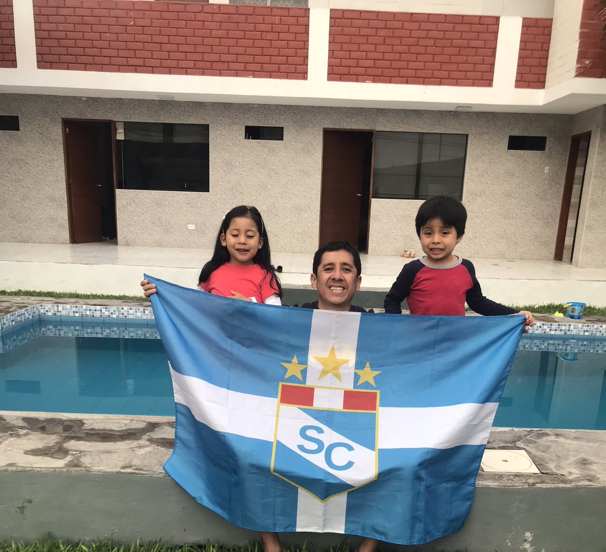 Javier Mosquera 🇵🇪 (@jmosquerat) on Twitter photo Amar y enseñar amar estos colores siempre.
Felices 67 años al club que nació campeón! Hoy más que nunca Fuerza Cristal!!! <a href="/ClubSCristal/">Club Sporting Cristal</a>.#67AnosDePaSCion #SomosFamilia Amar y enseñar amar estos colores siempre.
Felices 67 años al club que nació campeón! Hoy más que nunca Fuerza Cristal!!! <a href="/ClubSCristal/">Club Sporting Cristal</a>.#67AnosDePaSCion #SomosFamilia