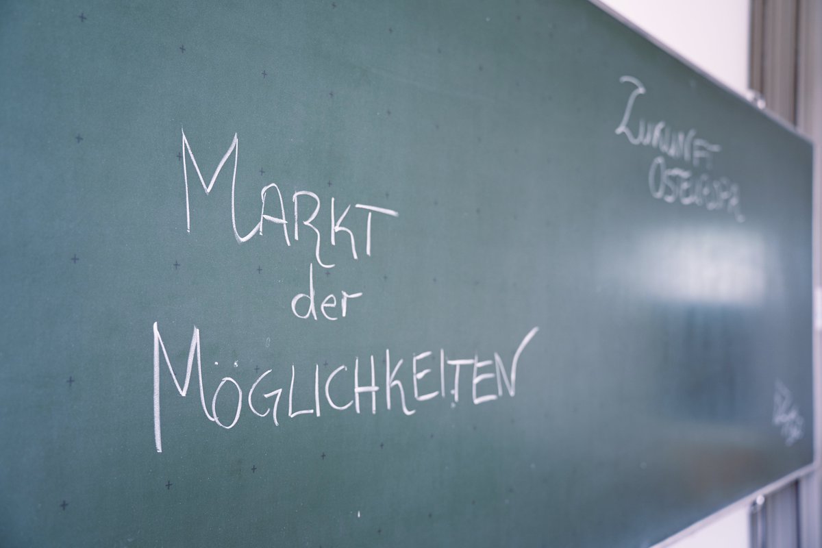 DGO_Berlin's tweet photo. 1/3 #Jahresrückblick Die Veranstaltungen der Jungen DGO sind inzwischen fester Bestandteil unserer Aktivitäten. Neben den zahlreichen Veranstaltungen der Regionalgruppen in Bamberg/Erlangen, Berlin/Brandenburg, Bremen, Leipzig, München und seit neustem auch im Rheinland... https://t.co/jsdRxfL0yB