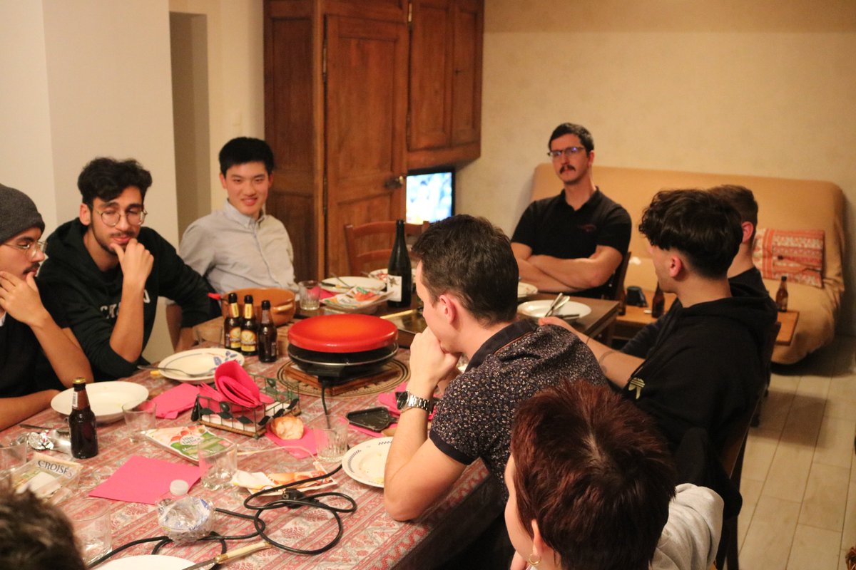 Week end de cohésion dans les Vosges près de Juvaincourt pour notre équipe de l’Eco Motion Team by @polytechnancy !
Avec un repas convivial le vendredi et discussions, jeux… lors de la journée du samedi !