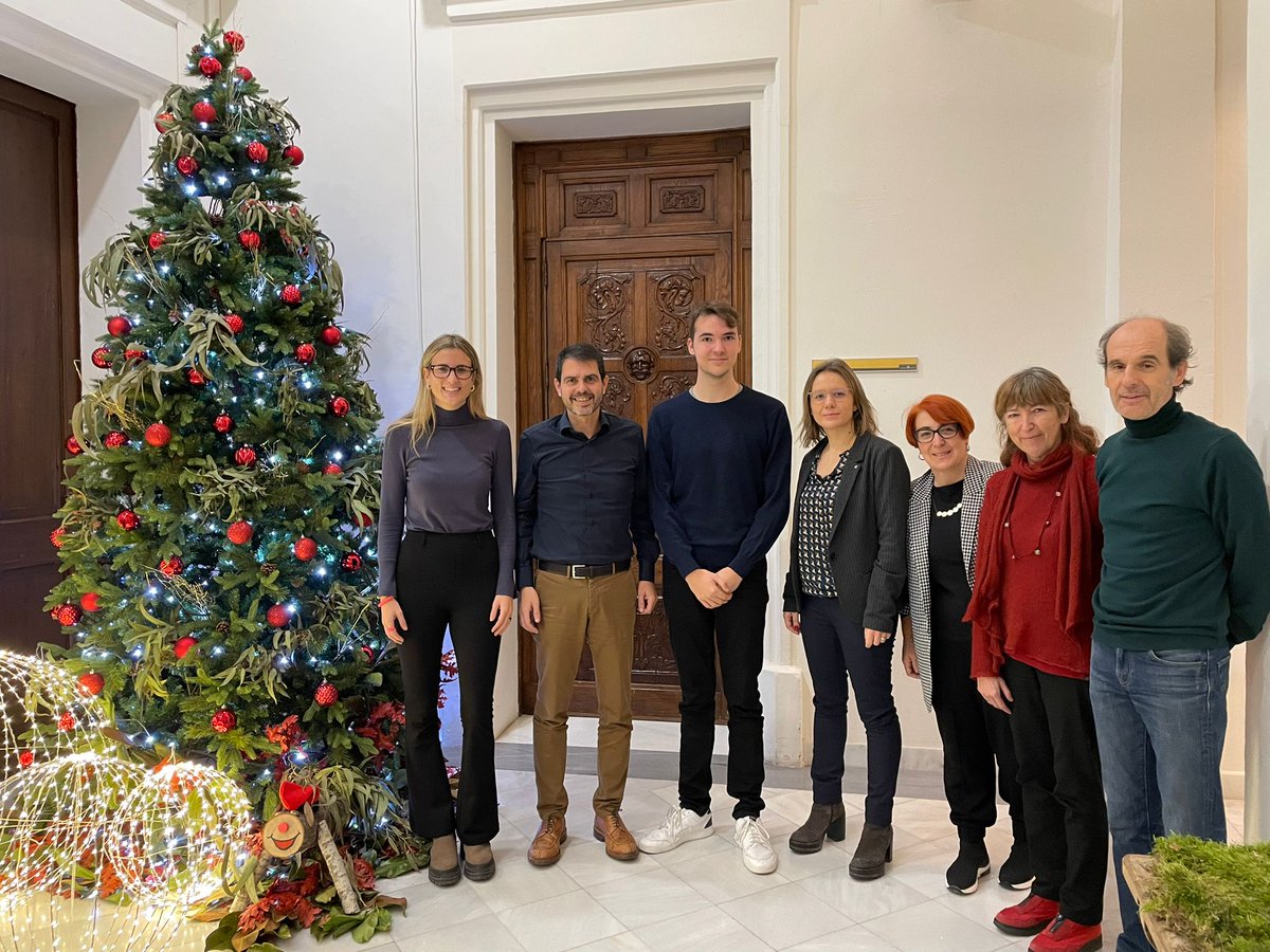 Avui hem fet la recepció de reconeixement a l’estudiant igualadí Vitali Abadal de l’@institutBIM que enguany va treure una de les millors notes d’Igualada a les Proves d'Accés a la Universitat, amb un 9’6. Exemple d’esforç i talent. Enhorabona!