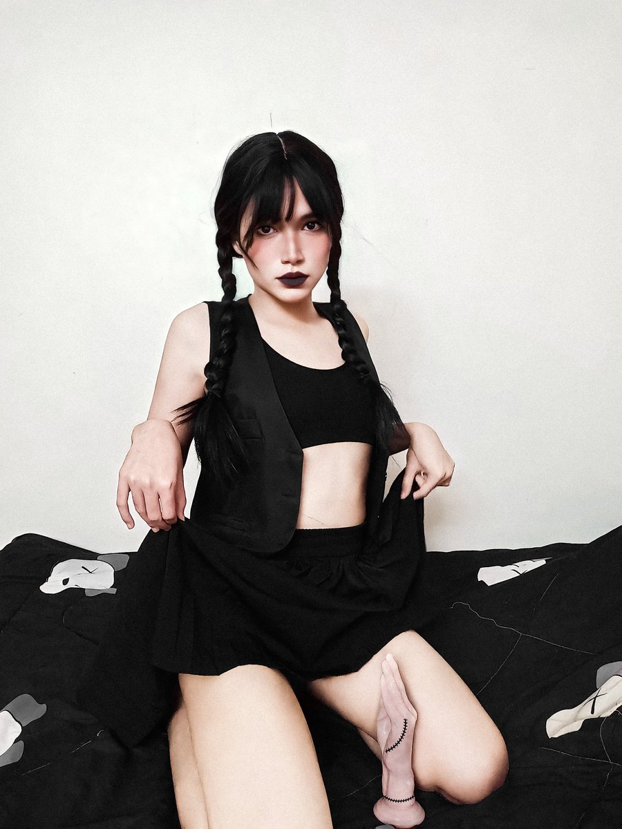 AliceAlice4944's tweet photo. I'm Wednesday and my partner Thing 💀
#ศรีสะเกษ #ศรีสะเกษนัดเย็ด https://t.co/LQmHoPUyYK