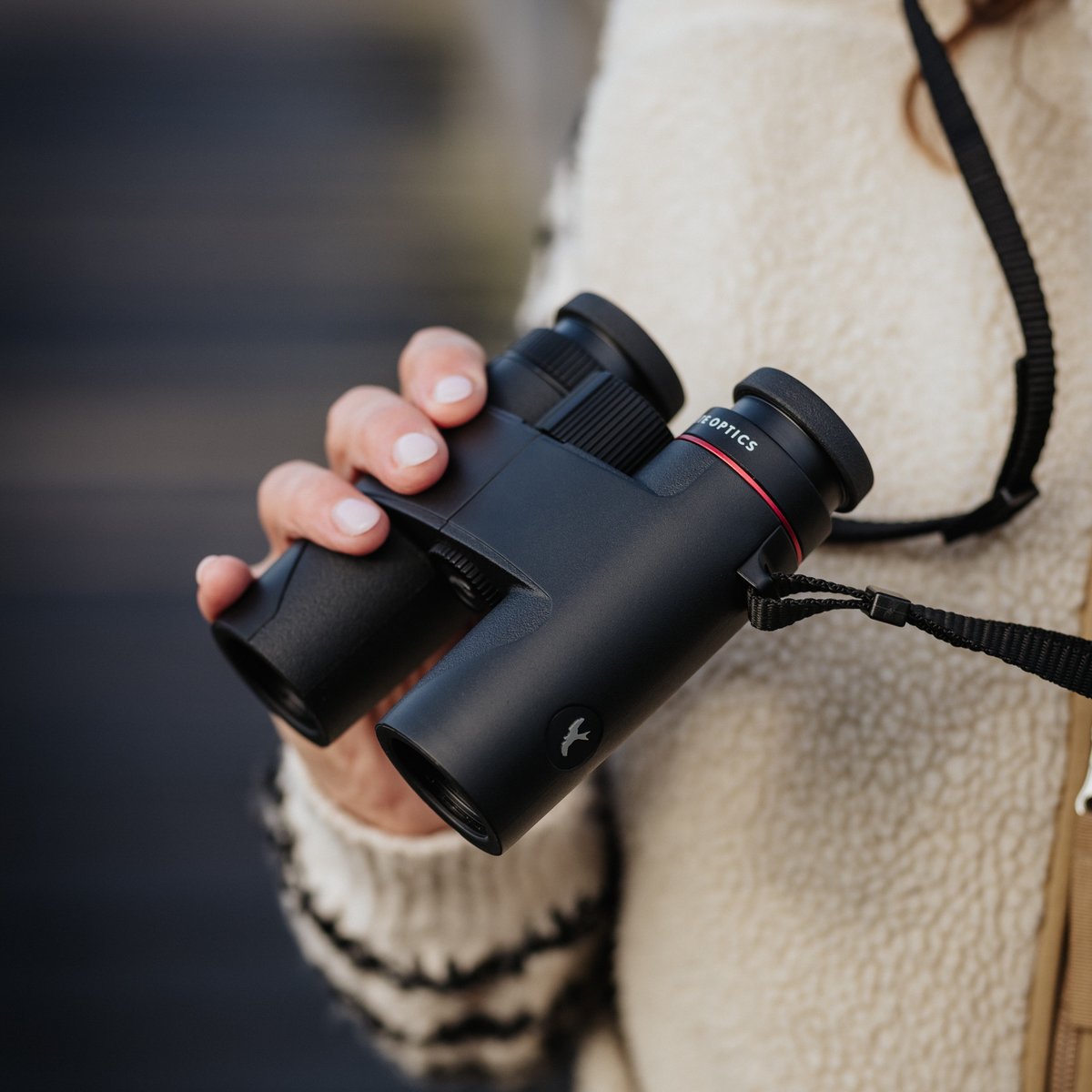 KITE LYNX HD+ The LYNX HD + is truly amazing , because in spite of all its optical technology, it is one of the smallest and lightest binoculars ever made. The LYNX HD + 30mm class is that compact, it fits the pockets of your vest.