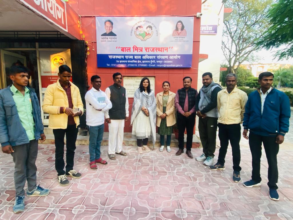 rscpcr's tweet image. बाल आयोग अध्यक्ष श्रीमती संगीता बेनीवाल  का जयपुर दौरा।आयोग कार्यालय में उदयपुर से पहुँचे आगंतुकों से मुलाक़ात की।
@SangeetaBeniwa3
@shiv_naga 
@nusratajm 
@RajCMO