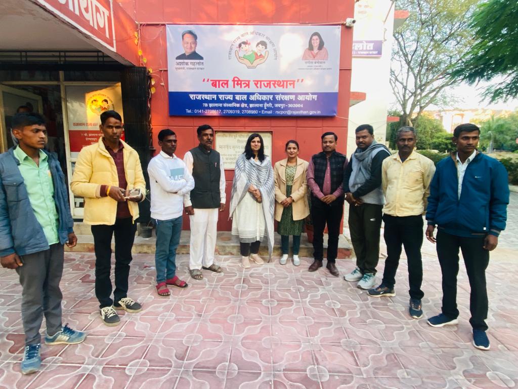 rscpcr's tweet image. बाल आयोग अध्यक्ष श्रीमती संगीता बेनीवाल  का जयपुर दौरा।आयोग कार्यालय में उदयपुर से पहुँचे आगंतुकों से मुलाक़ात की।
@SangeetaBeniwa3
@shiv_naga 
@nusratajm 
@RajCMO