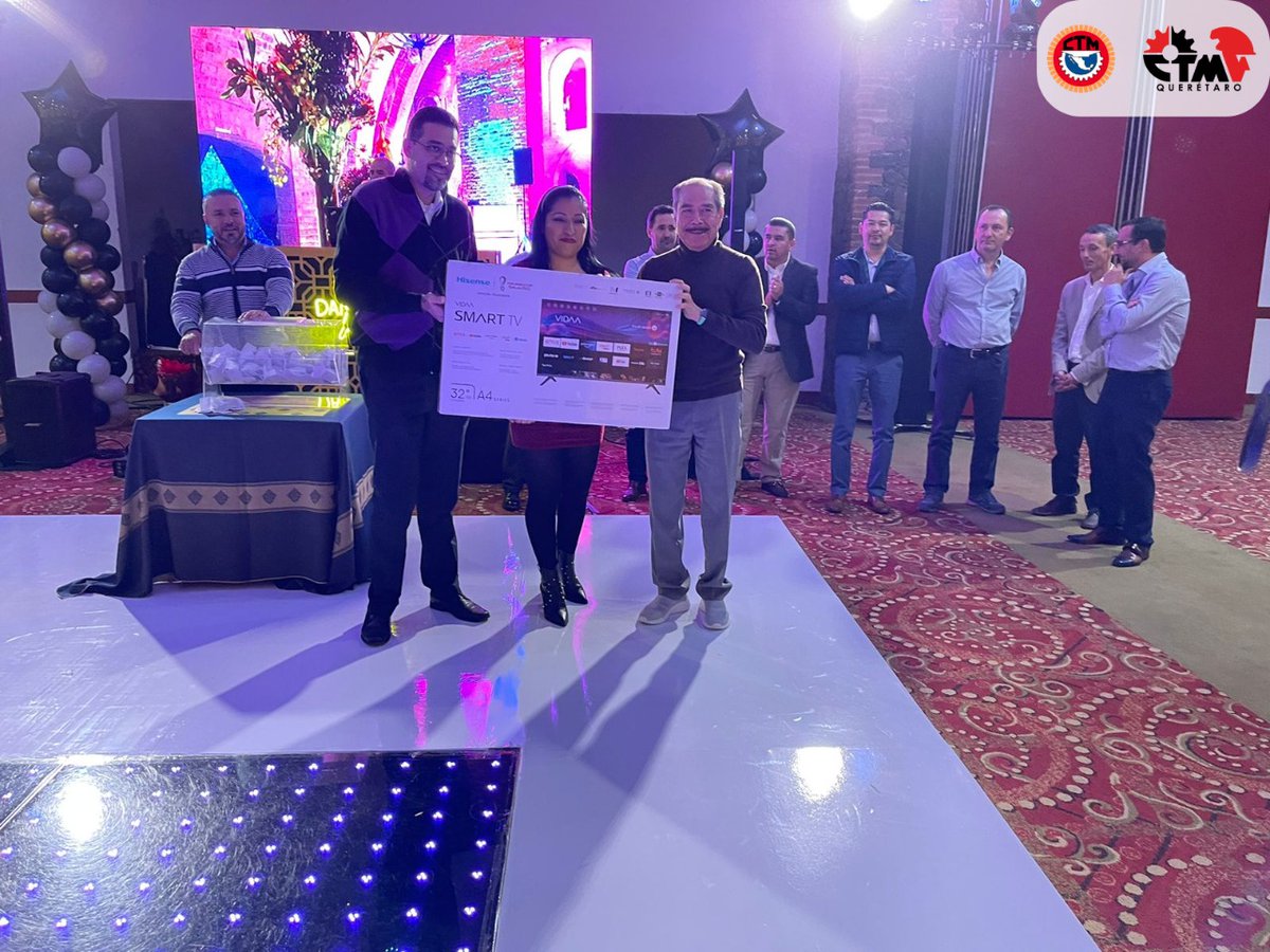 CTMQueretaro's tweet photo. 🙋Don Miguel Rodríguez Maciel y el asesor legal Alfonso Alvarado asistieron al festejo de Fin de Año del sindicato de ITP Aero. 🏭⚙

Reacciona con un me encanta si perteneces a la empresa ITP Aero.🏭

https://t.co/qUYc2OUU6X

 #CTMQuerétaro #ActitudCTM #CTM #ITPAero https://t.co/iIxG5vm0NT