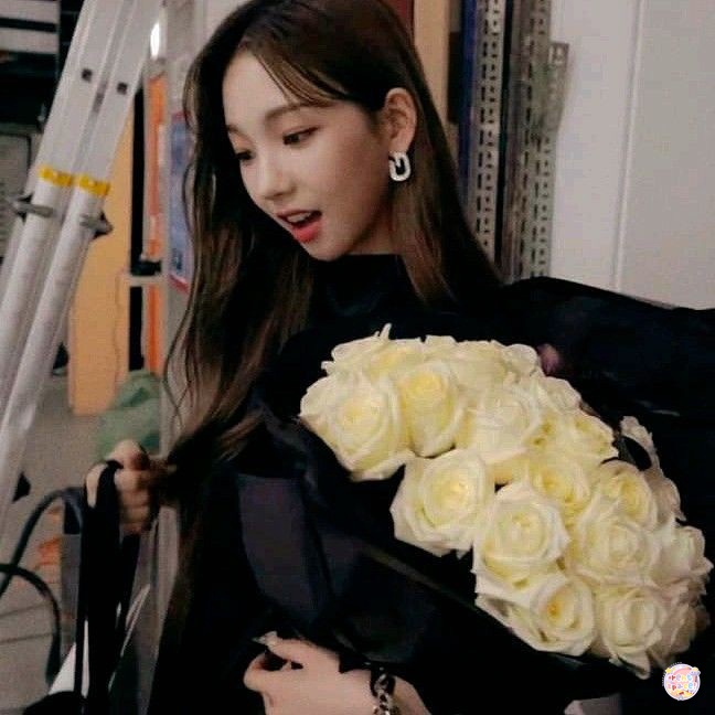🚀 hello everyone and good evening, this newcomer t is trying to find a new friends to light up her timeline, just leave a trace and I'll hit you up