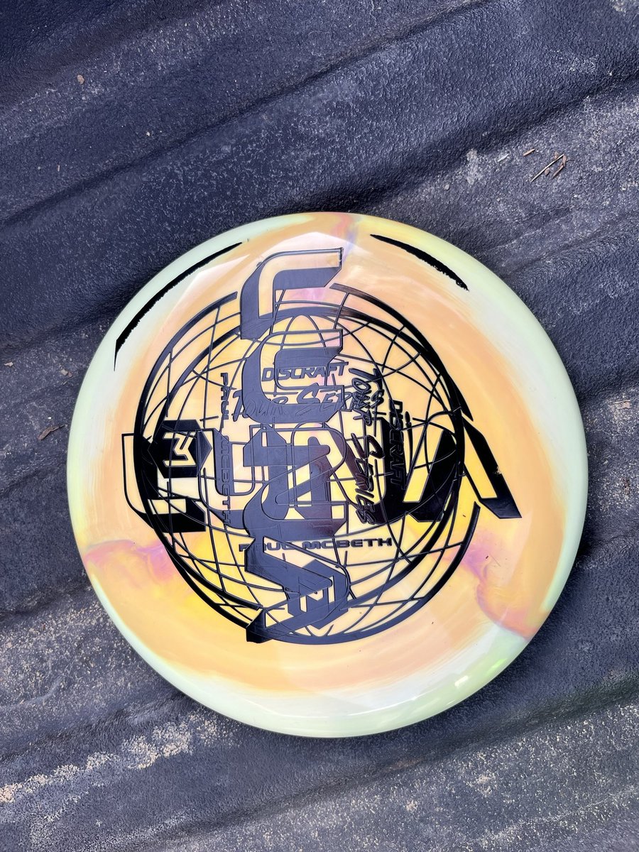 42Kenson's tweet photo. @MVPDiscSports @AxiomDiscs @StreamlineDiscs Actually looking for a more comfortable putter in my hand but just got this in a mystery box so it’s my go to for now lol https://t.co/bnxsmf4ScY