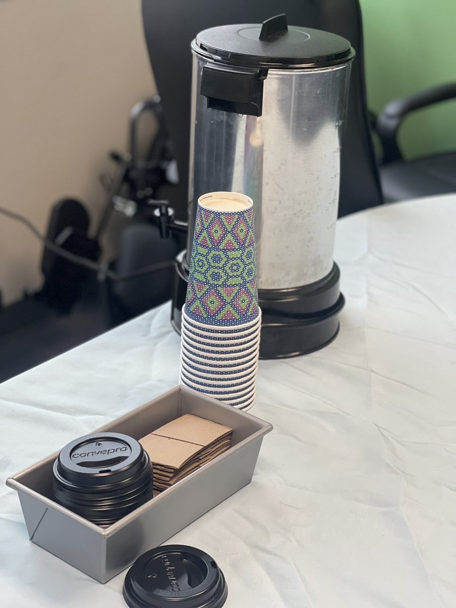 DrBeene_'s tweet photo. SURPRISE!!!

Thank you, 9th Grade Center Culinary Arts Students, for the delicious Hot Chocolate Bar! The staff loved utter sweet treat! @SpringISD_CTE @SPRINGHIGHLIONS https://t.co/Y1YcV4KINS