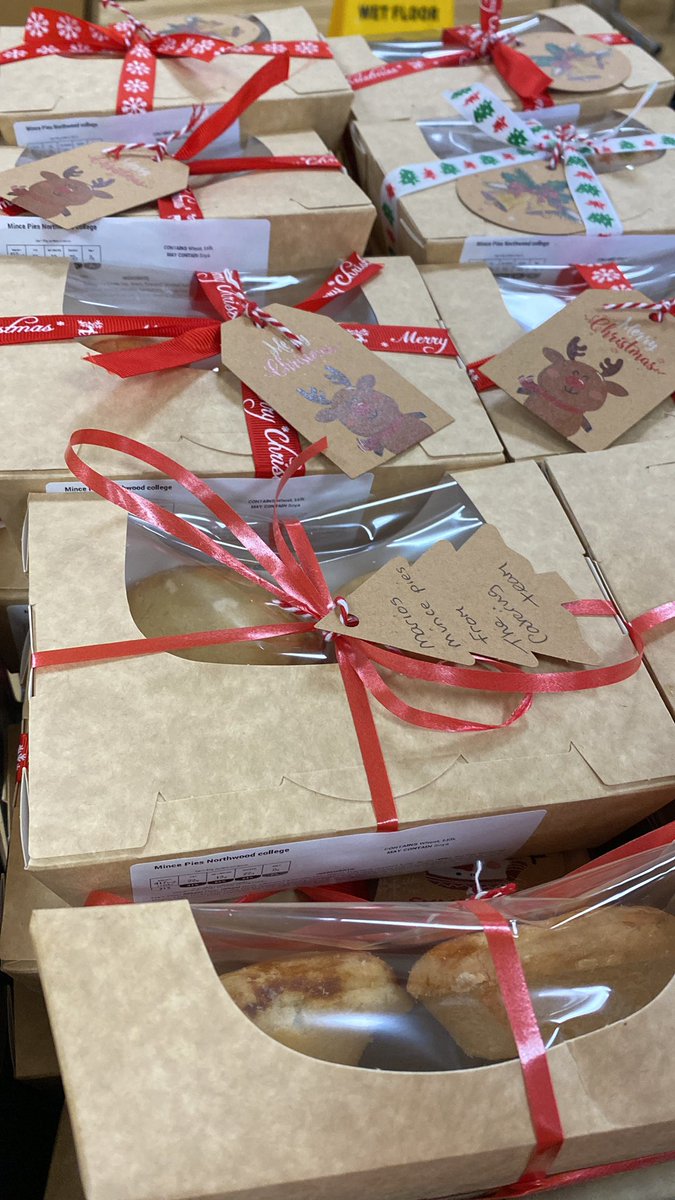 Santa’s helpers wrapping homemade mince pies and vegan mince pies #thomasfranks #GDST #santahelpers   <a href="/NorthwoodGDST/">Northwood College for Girls</a> @Thomas_Franks_  <a href="/NWC_Family/">NWC Family (Northwood College for Girls GDST)</a>