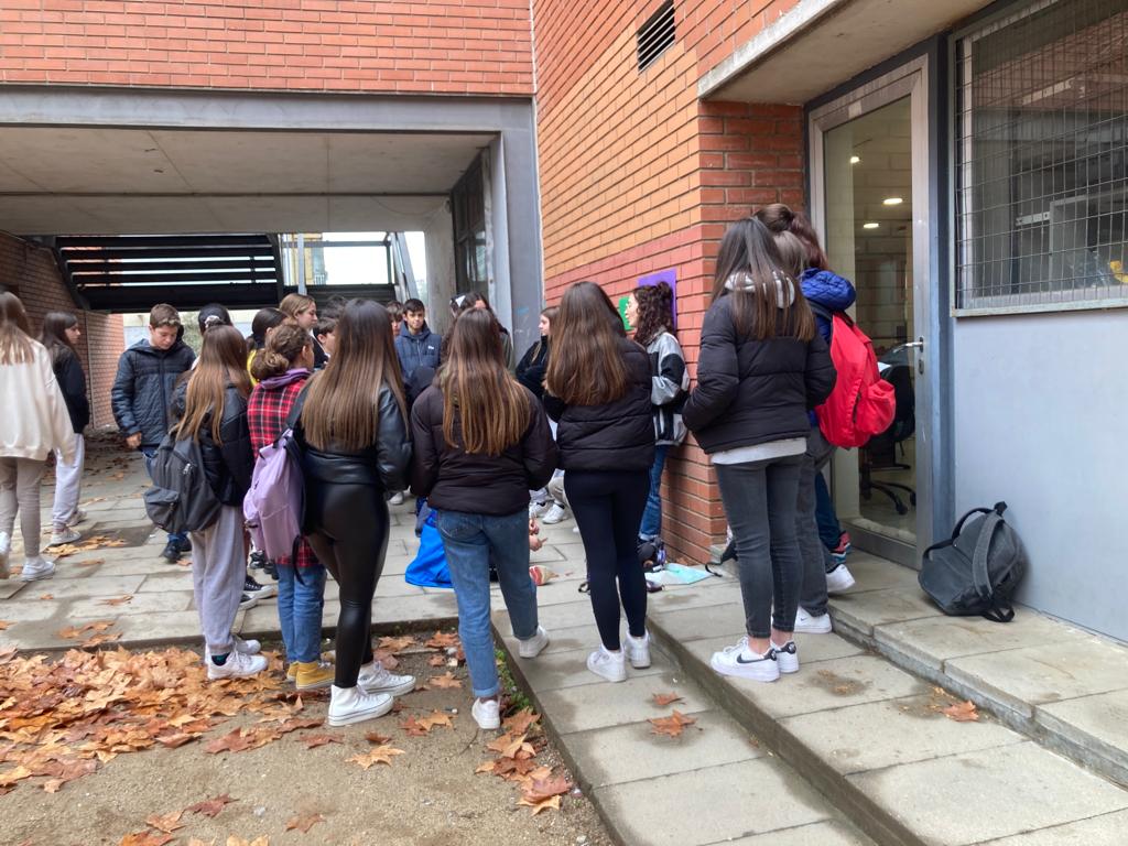 Punt lila a l'institut Banús. #puntlila <a href="/InstitutBanus/">Institut Banús</a> <a href="/Cerdanyola/">Cerdanyola</a>