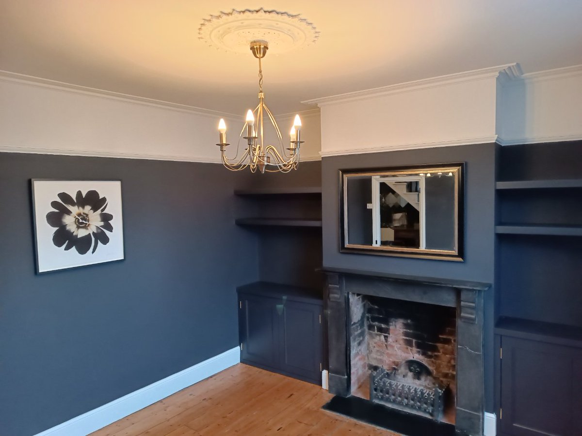 Drawing room painted to high standard for one of our old client in Northampton area.
Happy client - happy Smart Builders team 👍