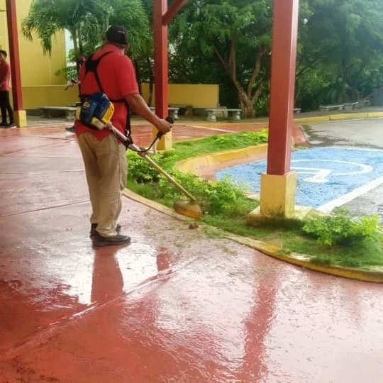 hospimiNEspart's tweet photo. #Hoy

El departamento de Mantenimiento, en primera línea prestos a seguir manteniendo  áreas adecuadas para el bienestar de nuestros pacientes. 

#elpacienteesnuestrarazóndeser❤️ 
#redsanitariamilitar https://t.co/JrsrjS17PL