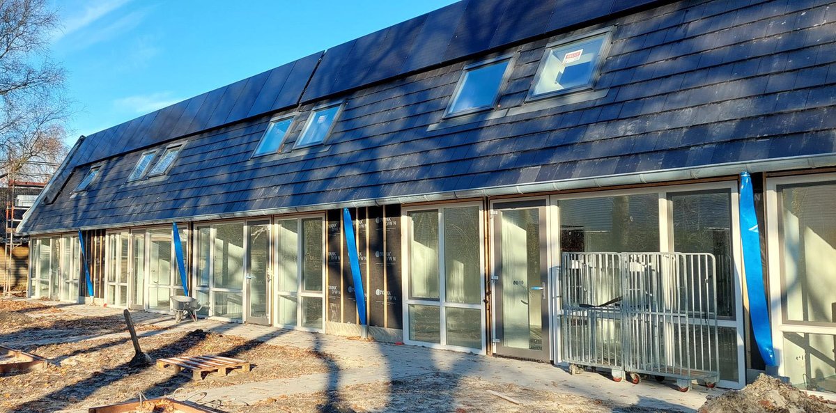 woonborg's tweet image. Ons project aan Den Dam en Dorth in Roden (31 woningen) verloopt voorspoedig. Vandaag trakteerden wij iedereen op de bouwplaats op een stamppotbuffet. En dat smaakte goed met dit koude weer!
met @VanWijnenGroep