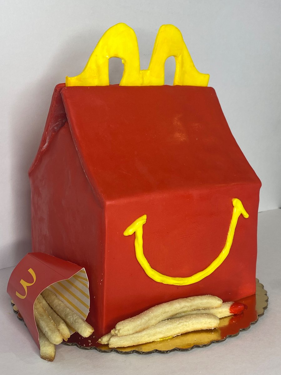 SugarMamaSweet2's tweet photo. @McDonalds #eatcake I’m loving it! https://t.co/Nj39fA9oQ7
