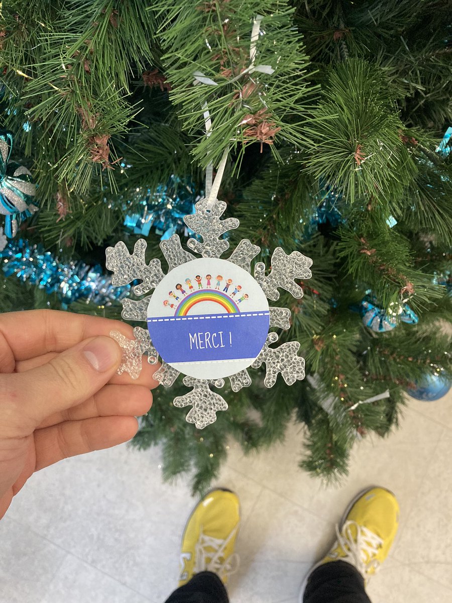 Cette année, moi et quelques membres de ma famille avons participé à la campagne de Flocons dons organisée par le Service d’entraide de St-Jean-Chrysostome, qui permettra d’offrir des cadeaux aux enfants des familles bénéficiant de l’aide dans le secteur.❄️🎁