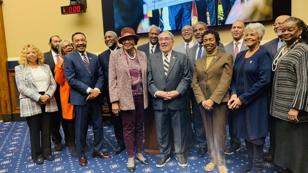 TheBlackCaucus's tweet image. Tonight, we celebrated the retirement of our dear friend and colleague @GKButterfield known to us and so many as the honorary Historian of the CBC.
We celebrate you and your legacy, Congressman and we look forward to what’s ahead!
Truly a gentleman and a scholar.