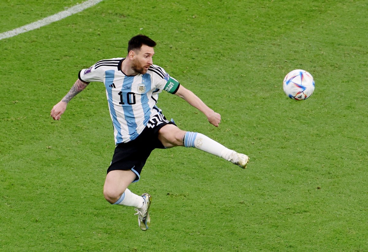princeofcfc's tweet photo. Call him the magician AKA The real Goat 🐐 🤣 #Qatar2022 #Messi https://t.co/a5Glj2AsiP
