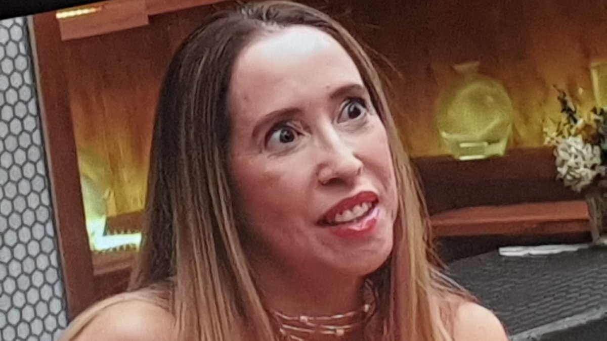 egucast's tweet photo. “Disfruta de tu cita, espero que no te ponga un detective. @firstdates_tv #firstdate https://t.co/9rXekb9XJ4