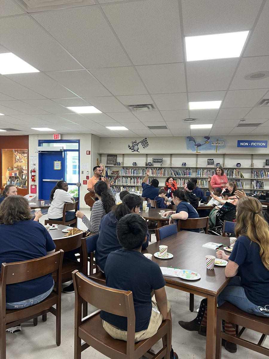 Robinson Elementary tweet media