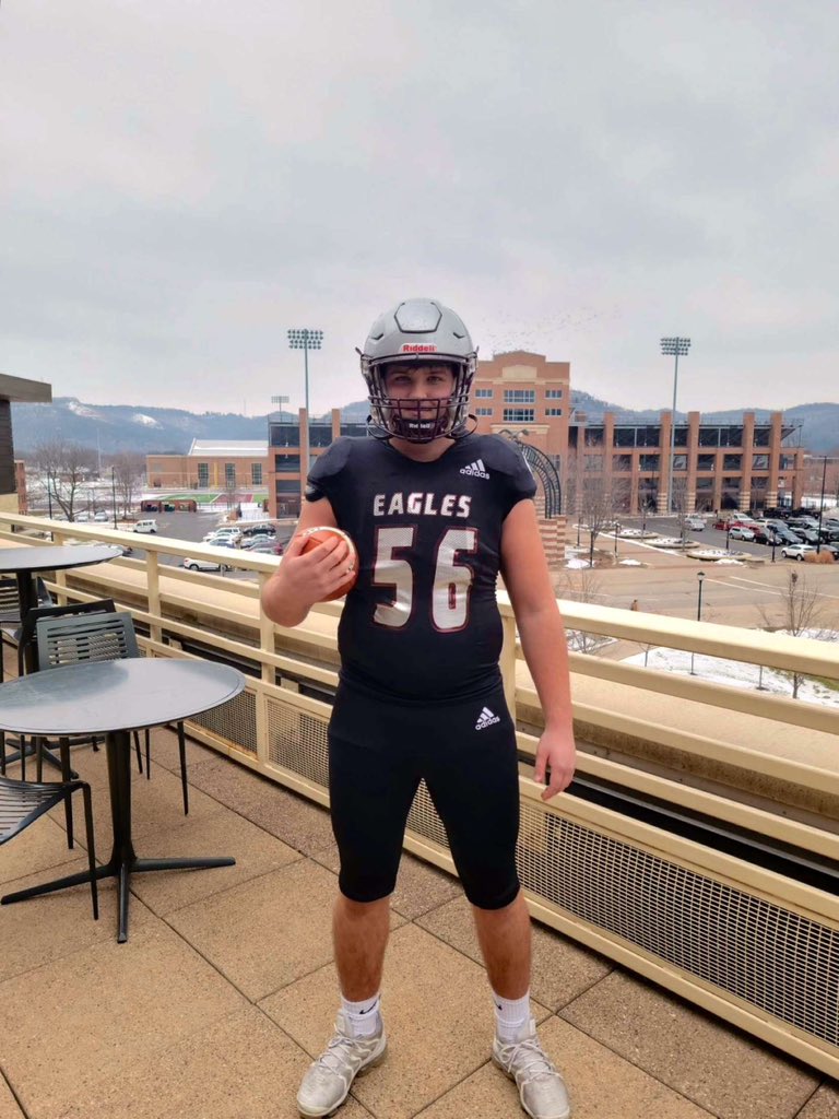 Had a great visit with <a href="/UWLEagleFB/">UW-La Crosse Football</a> today. Thank you to @UWLCoachJanus <a href="/AndrewMcGlenn/">Andrew McGlenn</a> and @CoachMacUWL for there time today.