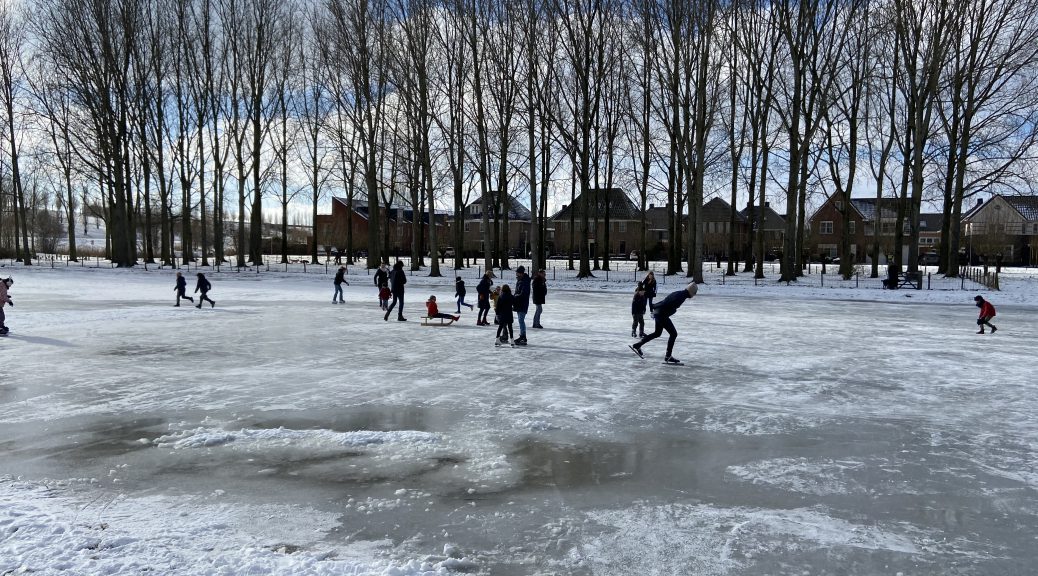 dmijsbaan's tweet photo. Voortbestaan De Meernse IJsbaan staat op het spel!  Lees verder: https://t.co/dH5HUq8liO @Merenezen @VARnws @rtvutrecht #debalije #kloosterpark #nyevelt #demeern #veldhuizen https://t.co/zXUMYGTTmr
