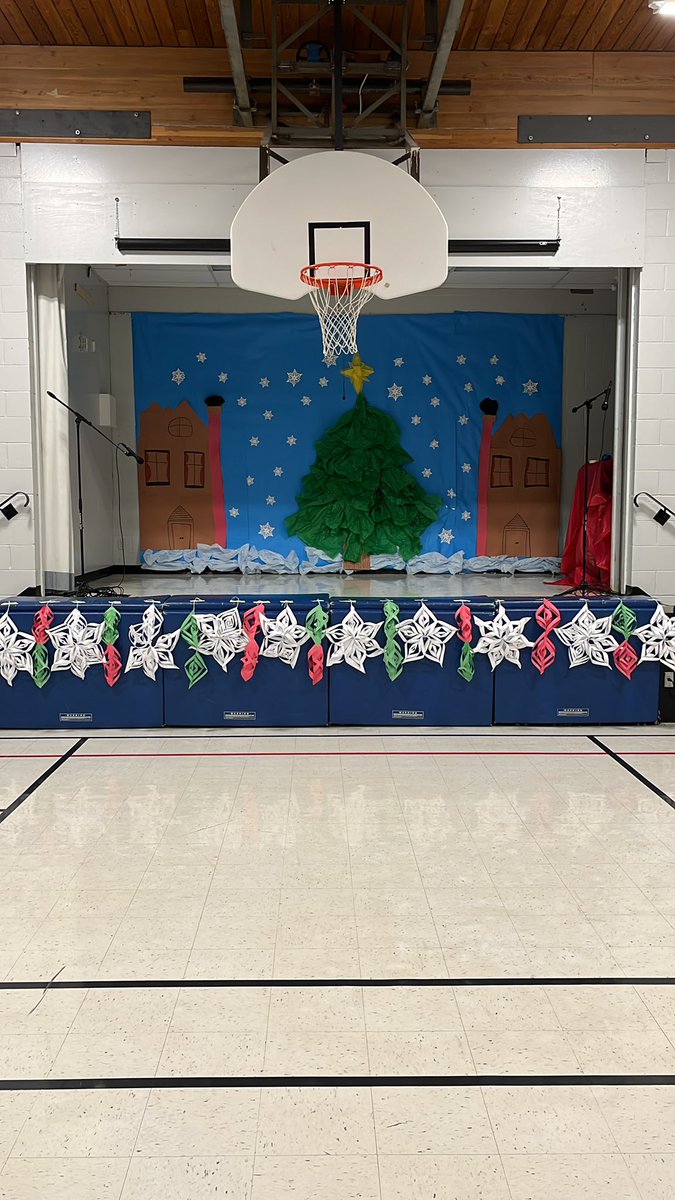 HolyRosaryCS's tweet photo. @HolyRosaryCS is ready to host our Christmas concert tomorrow. @SCCDSB https://t.co/HWhlrs9chL