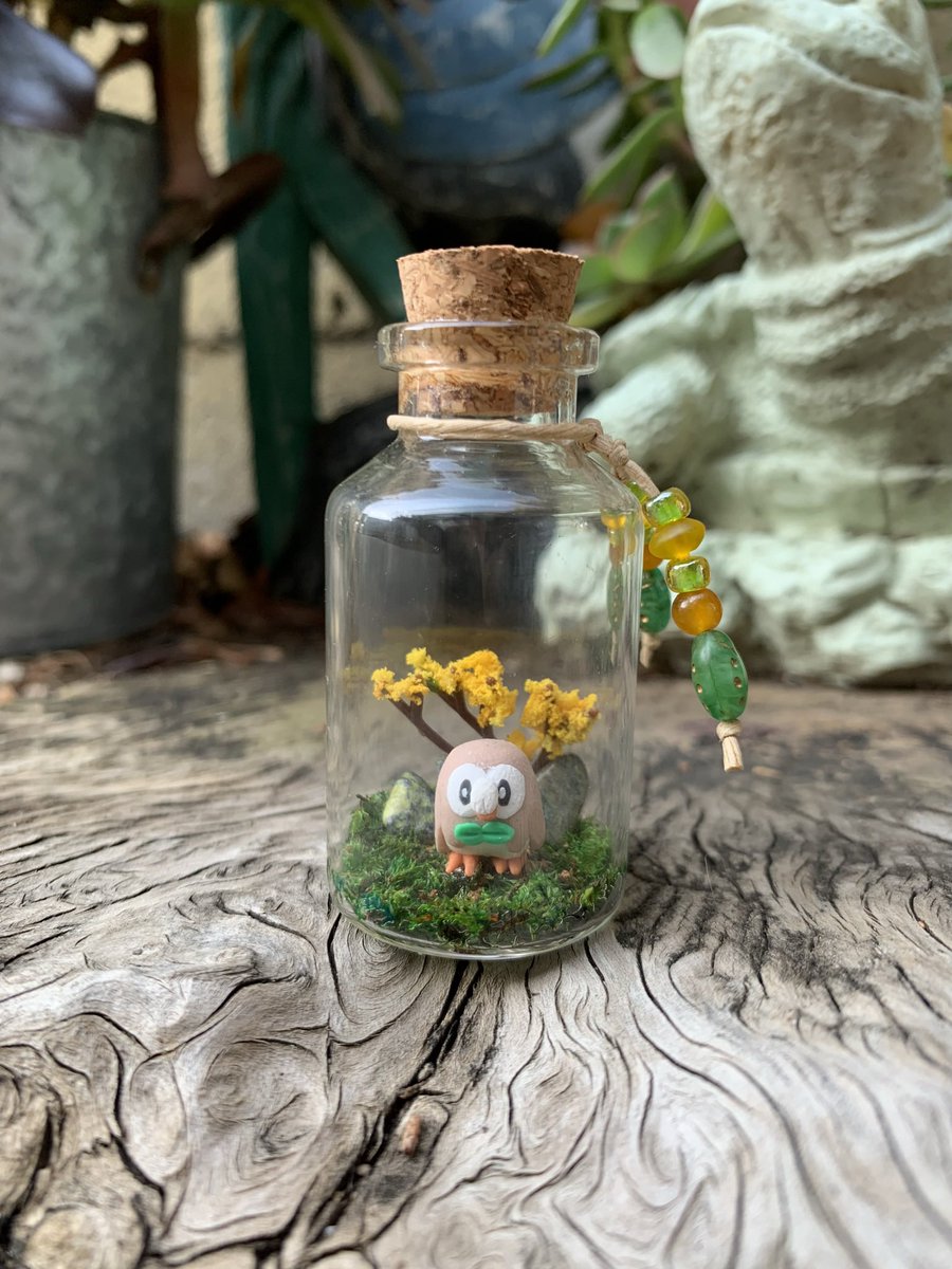 RedscaleDesign's tweet image. 🦉 Rowlet, the grass quill Pokémon 🍃 #pokemonart #pokemon #rowlet