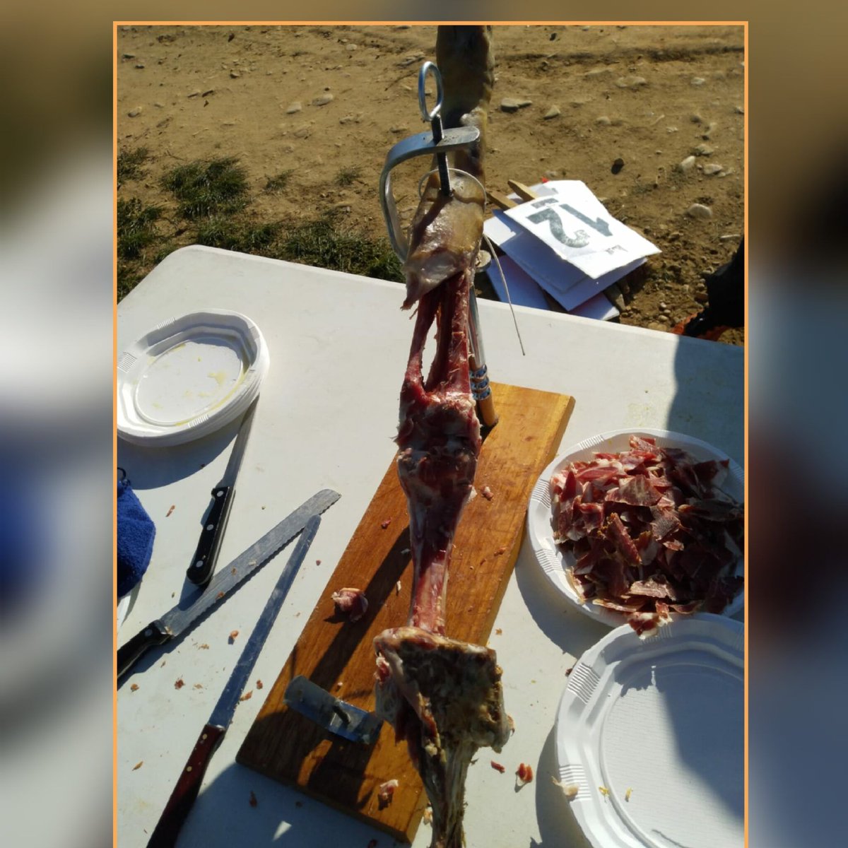 AlalpardoRT's tweet photo. Sólo por pasar por el avituallamiento del jamón (Serrucho 14K y Serrucho 25K), tienes que apuntarte al Trail del Serrucho 11... 😋 😋 😋 😋 😋 

Tenemos muchos motivos para que el domingo 15 de enero de 2023, te nos unas... ¡¡¡Te esperamos!!! ¡¡¡Apúntate!!! https://t.co/LySH5n71mX