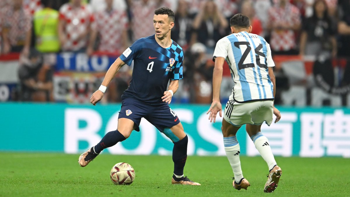 HNS_CFF's tweet photo. Tonight, it wasn't meant to be, but another challenge still remains. #ARGCRO 

#FIFAWorldCup #Vatreni❤️‍🔥 https://t.co/0Butpkx3pO