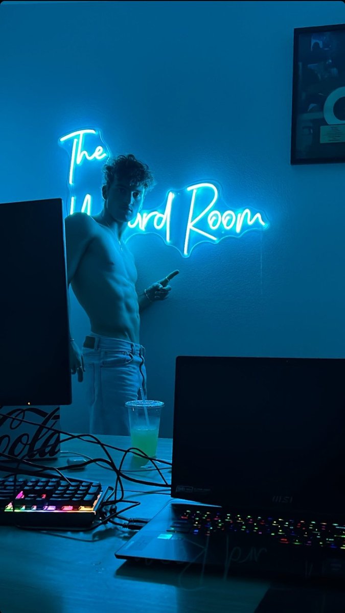 O shape 💪🏼
Jefe Burns, empresário do Benson via Instagram Stories.