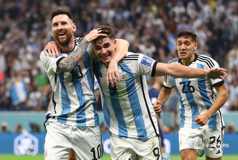 Deportinto's tweet image. Argentina cumplió y de la mejor manera, con goleada; tremendo golpe de autoridad sobre la mesa.

Le hacía falta un triunfo categórico a este equipo para que no queden dudas de qué es capaz.

Cada jugador aporta, los suplentes ingresan y mantienen la intensidad.

¡Grupo compacto!