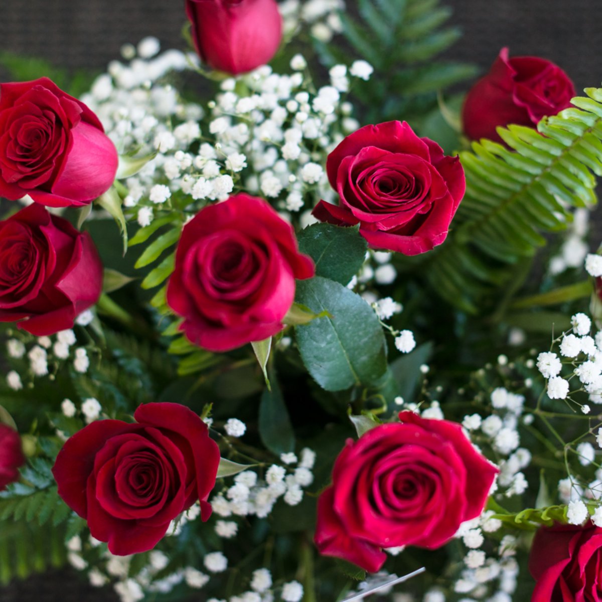smithfloral's tweet photo. When you aren't here in Lansing to spread holiday cheer to your friends and family this year, we'll be there! Our team of expert florists would be honored to make a beautiful holiday arrangement for your loved ones. https://t.co/5LTFaG2VFY
