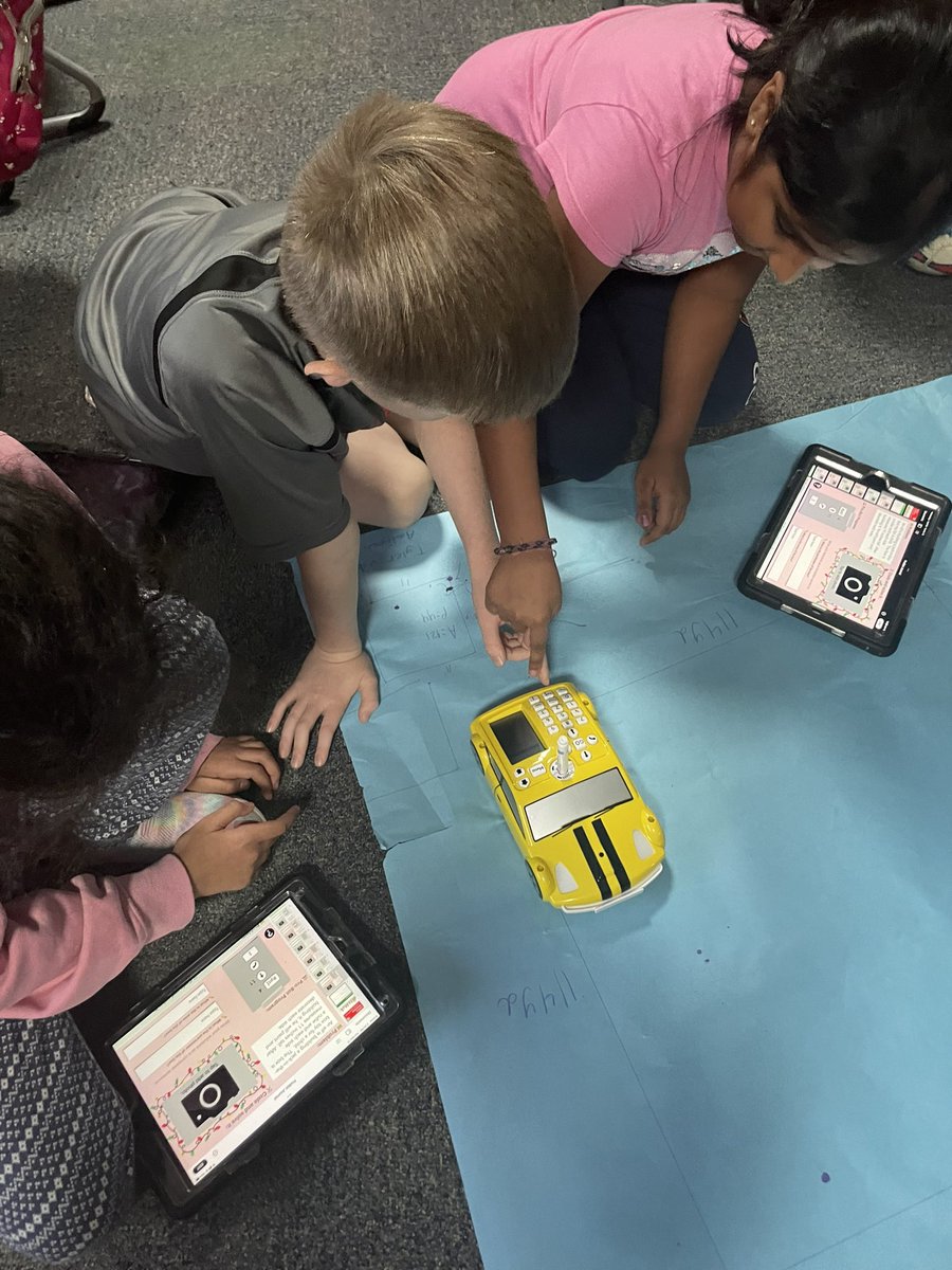 Practicing area and perimeter is a blast with ProBots! Learners were able to code the length and width to create their shape, then solve to find the area &amp; perimeter. 

Thank you <a href="/marielateaches/">Mariela Ochoa</a> for all your help getting this set up😊
