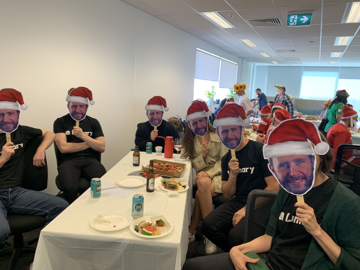 Lumary_US's tweet photo. Last week, our Luminaries had a great time coming together for our end of year #Lumary Connect to reflect on 2022 to see how we’ve grown our vision to better support healthcare providers &amp; communities globally 💚 #NoLimits 

#LumaryLife https://t.co/Uslq7wyBxA